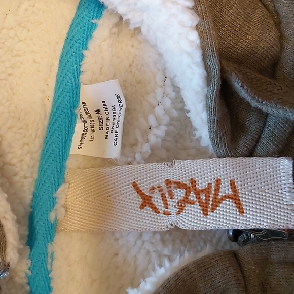 Zip-up Hoody - Picture 2 of 3